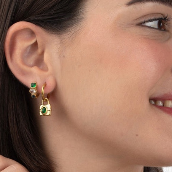 18K Gold Plated Padlock Earrings*Mini Hoops*Lock Pendant Earrings*Vintage*ML - Picture 4 of 4